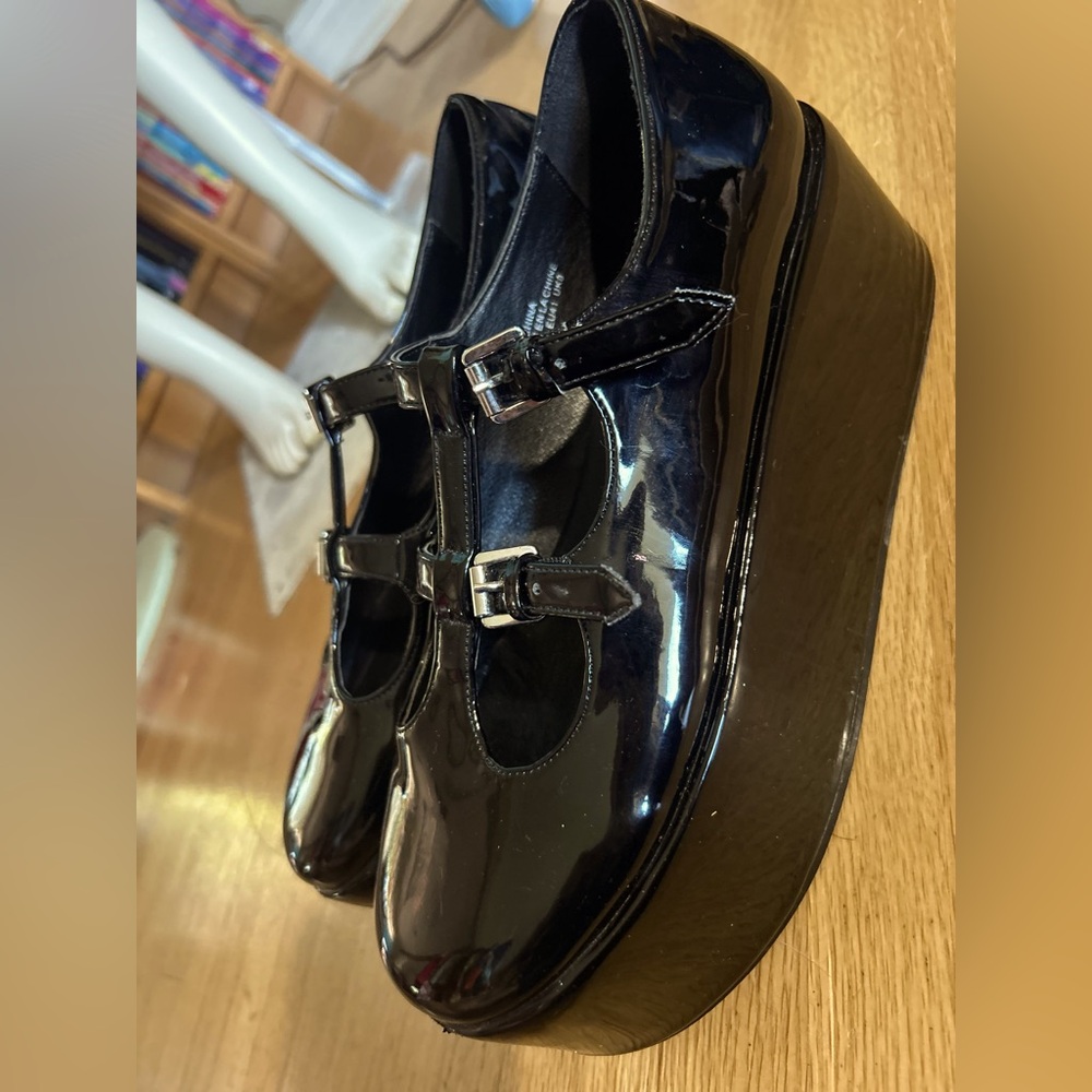 Urban outfitters Black Patent Leather Platform Mary Jane Shoes size 9